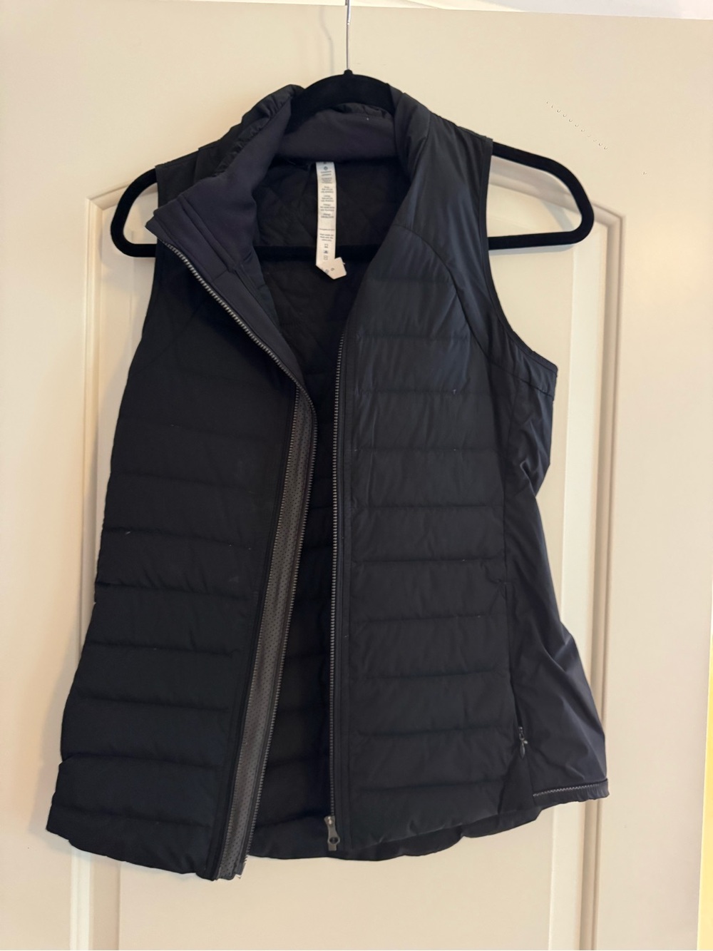Lululemon Women’s Black Quilted Puffer Vest - Size 6